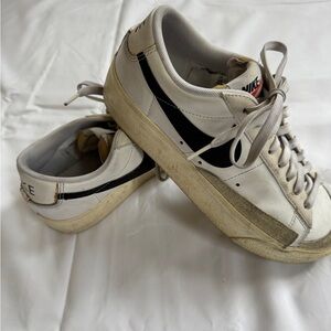 Nike women’s blazer low Sneakers